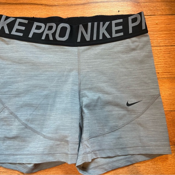 Nike Pro Women's Athletic Gray Shorts - Picture 1 of 1